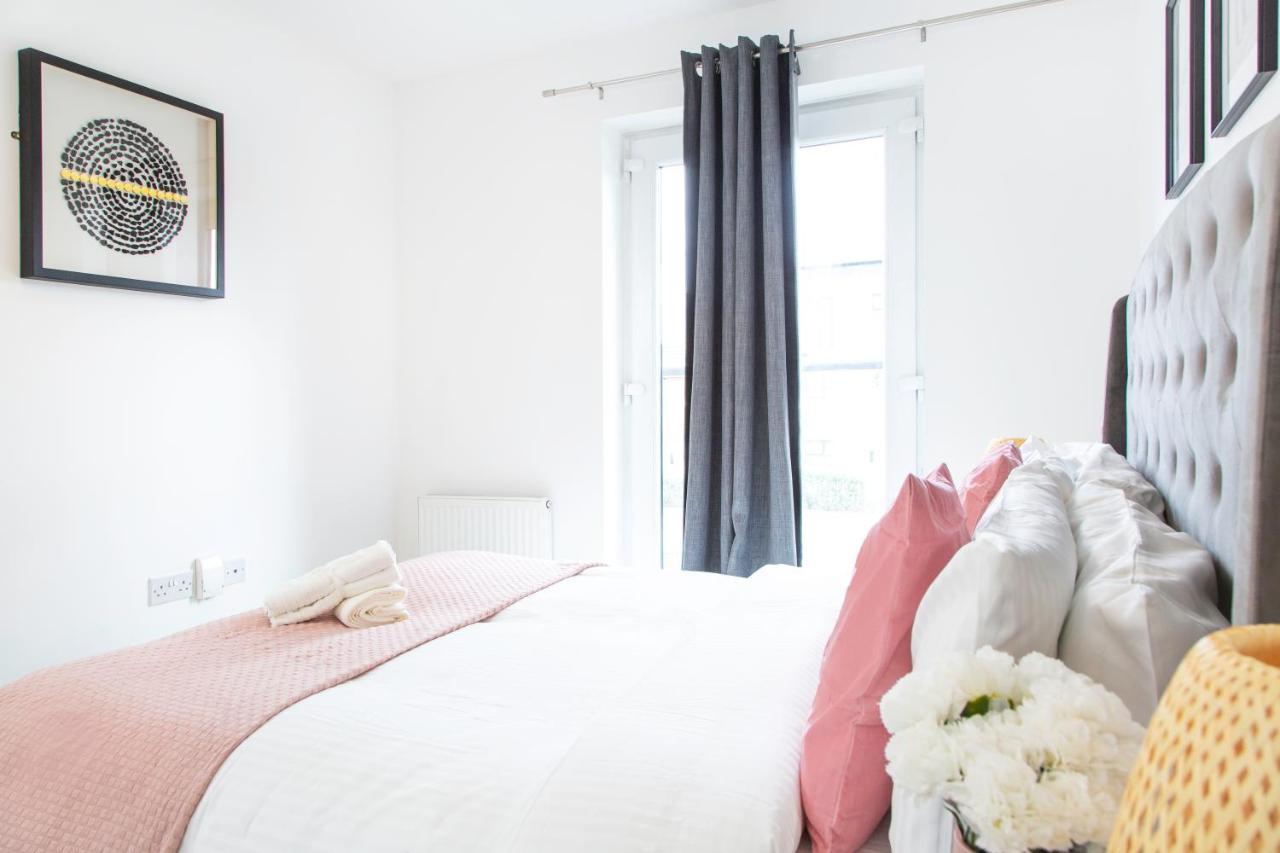 Cozy Townhouse In The Heart Of Greater Manchester Villa ภายนอก รูปภาพ