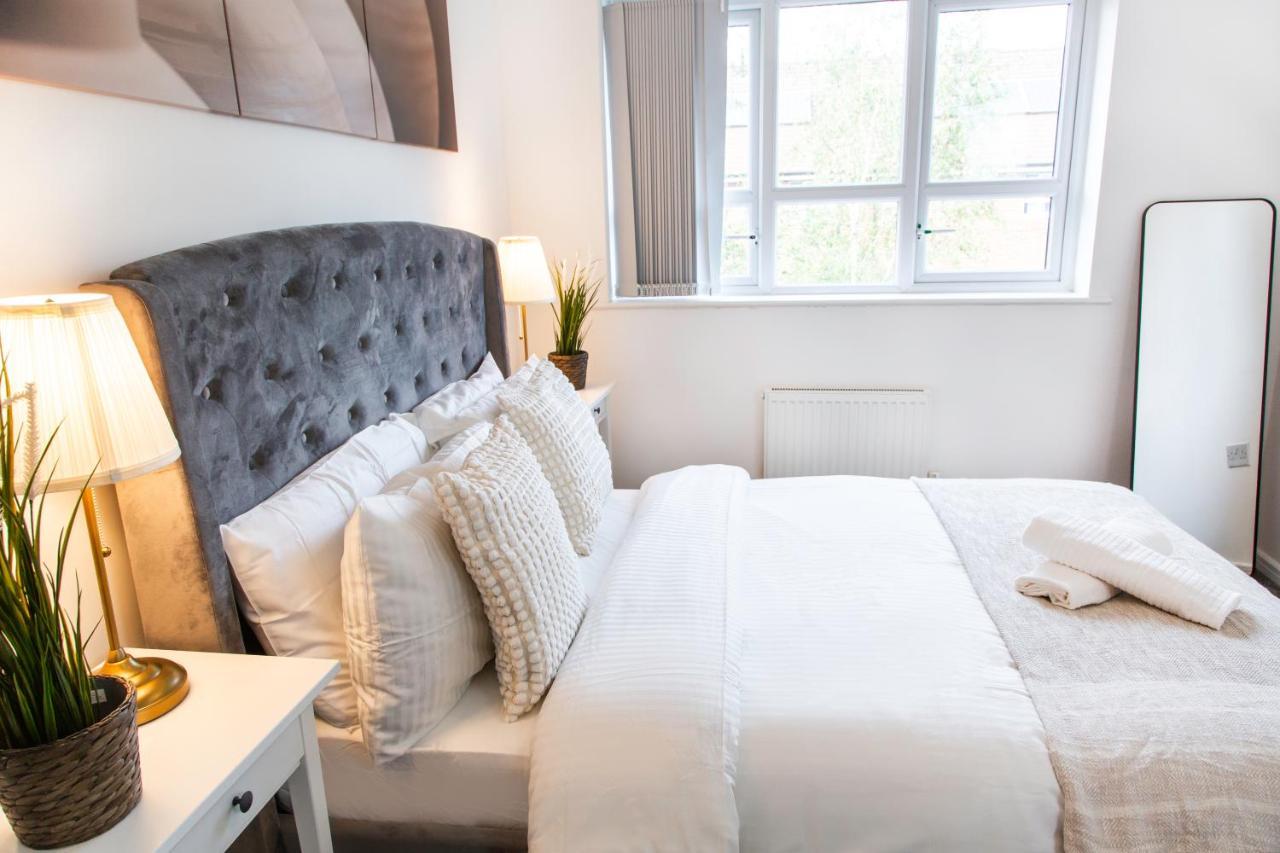 Cozy Townhouse In The Heart Of Greater Manchester Villa ภายนอก รูปภาพ